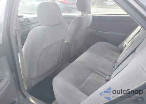 2004 Toyota Camry Le/Xle/Se z USA, uszkodzony, nr VIN 4T1BE32K04U812516